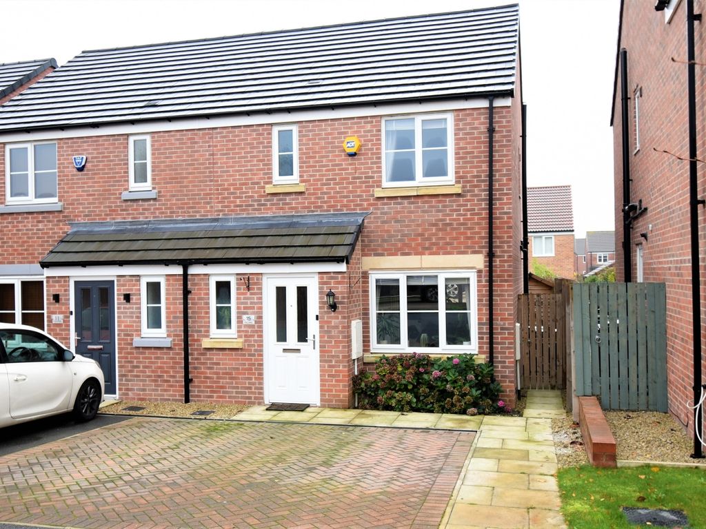 3 bed terraced house for sale in Elm View, Castleford, West Yorkshire WF10 Zoopla