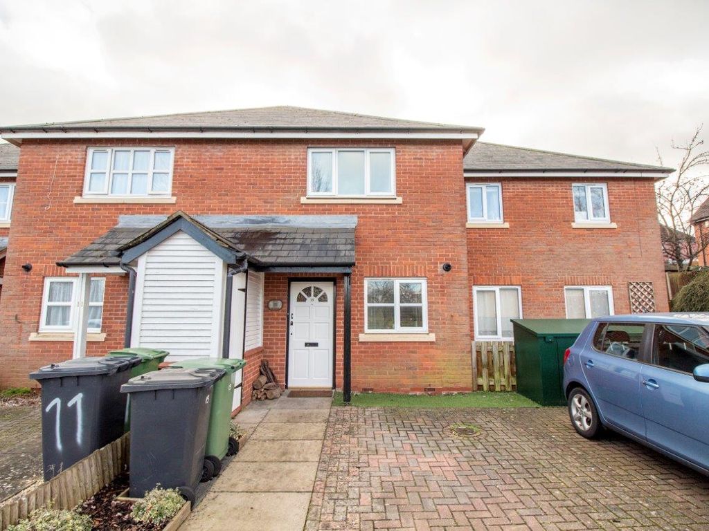 2 bed terraced house to rent in The Rushes, Basingstoke RG21, £1,200