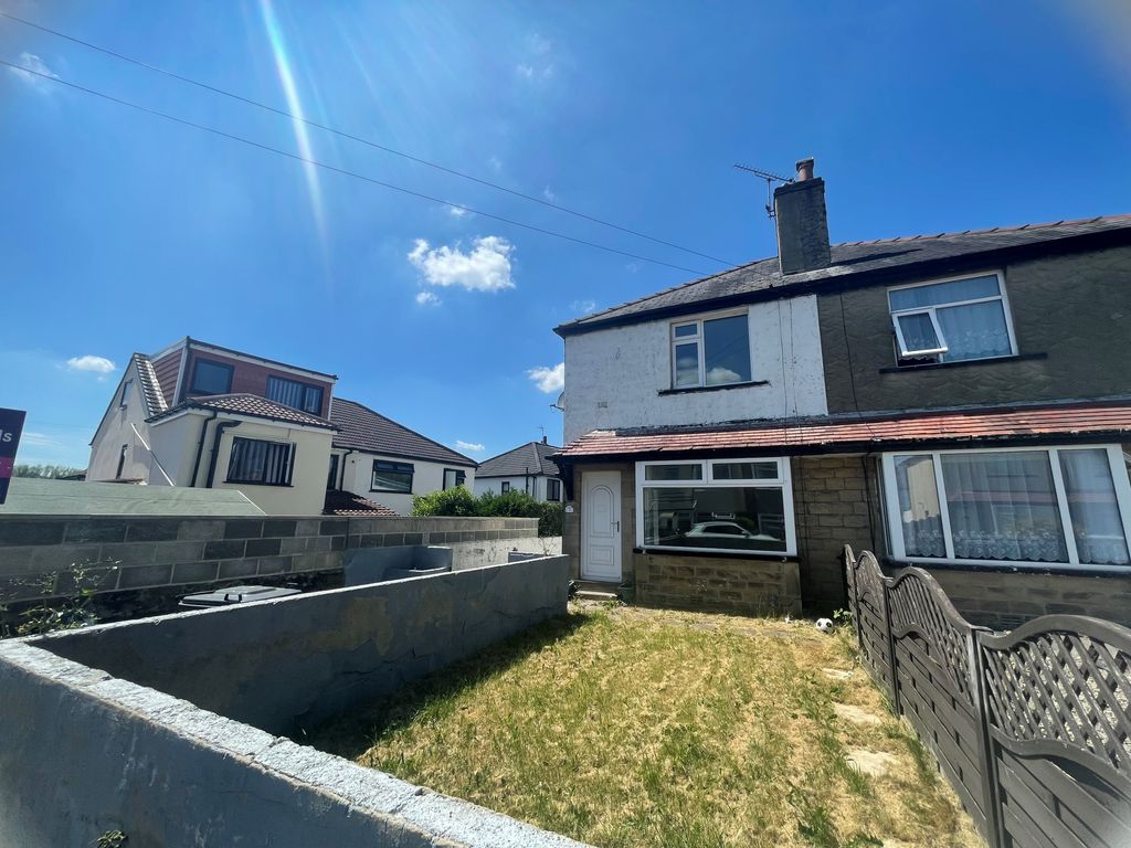 2 bed semidetached house to rent in Grange Grove, Riddlesden, Keighley