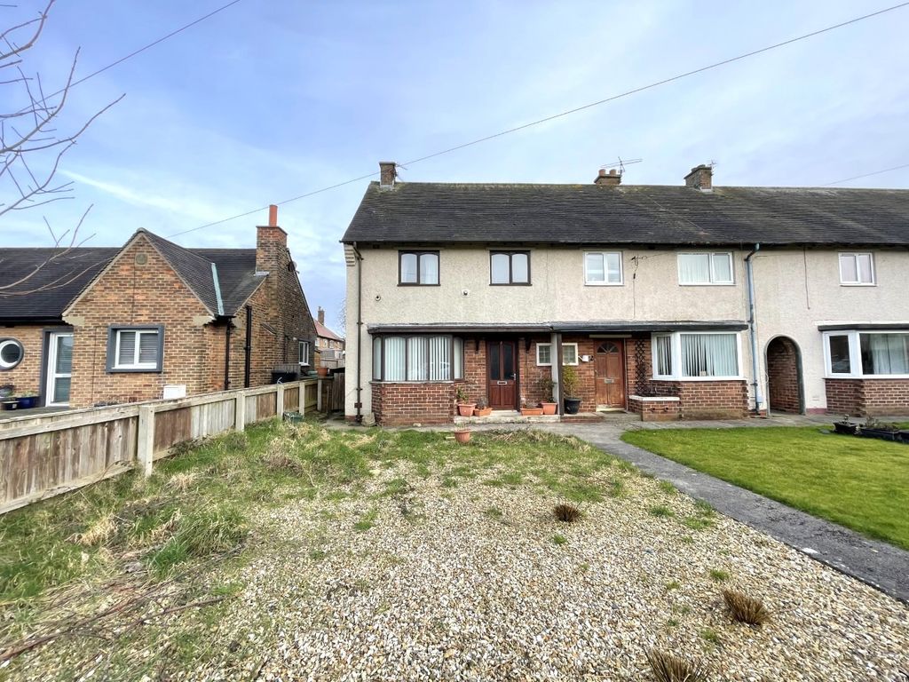 3 bed end terrace house for sale in Brockholes Crescent, PoultonLe