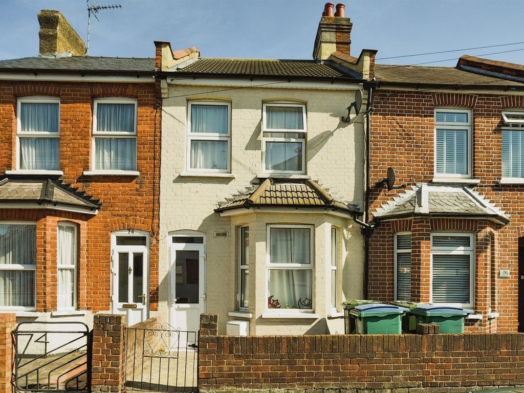 2 bed terraced house for sale in Queens Avenue, Watford WD18, £485,000