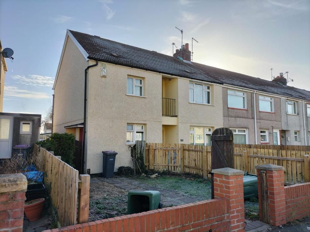 2 bed flat to rent in South Road, Oakfield, Cwmbran NP44, £695 pcm Zoopla