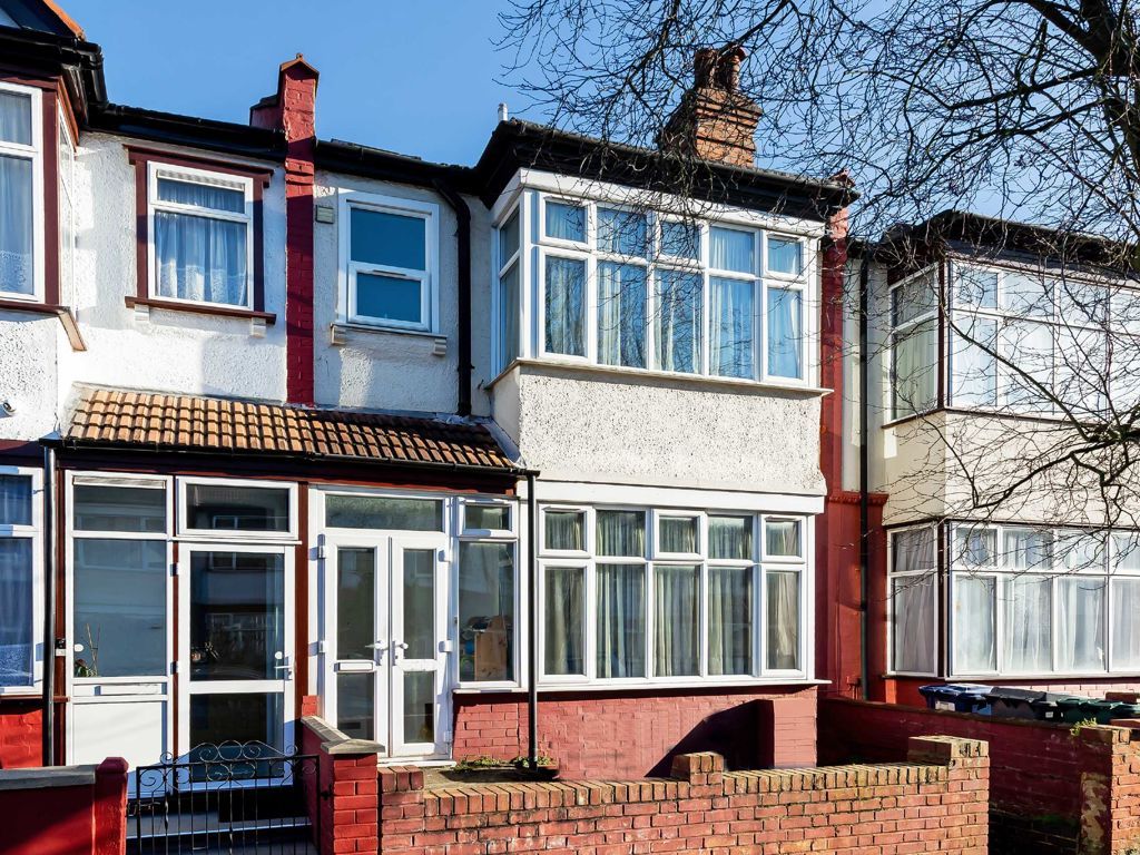 4 bed terraced house for sale in Dartmouth Road, London NW4, £700,000