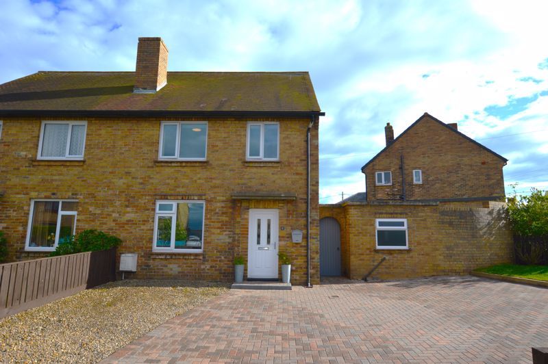 3 bed semidetached house for sale in Lee Avenue, Shilbottle, Alnwick