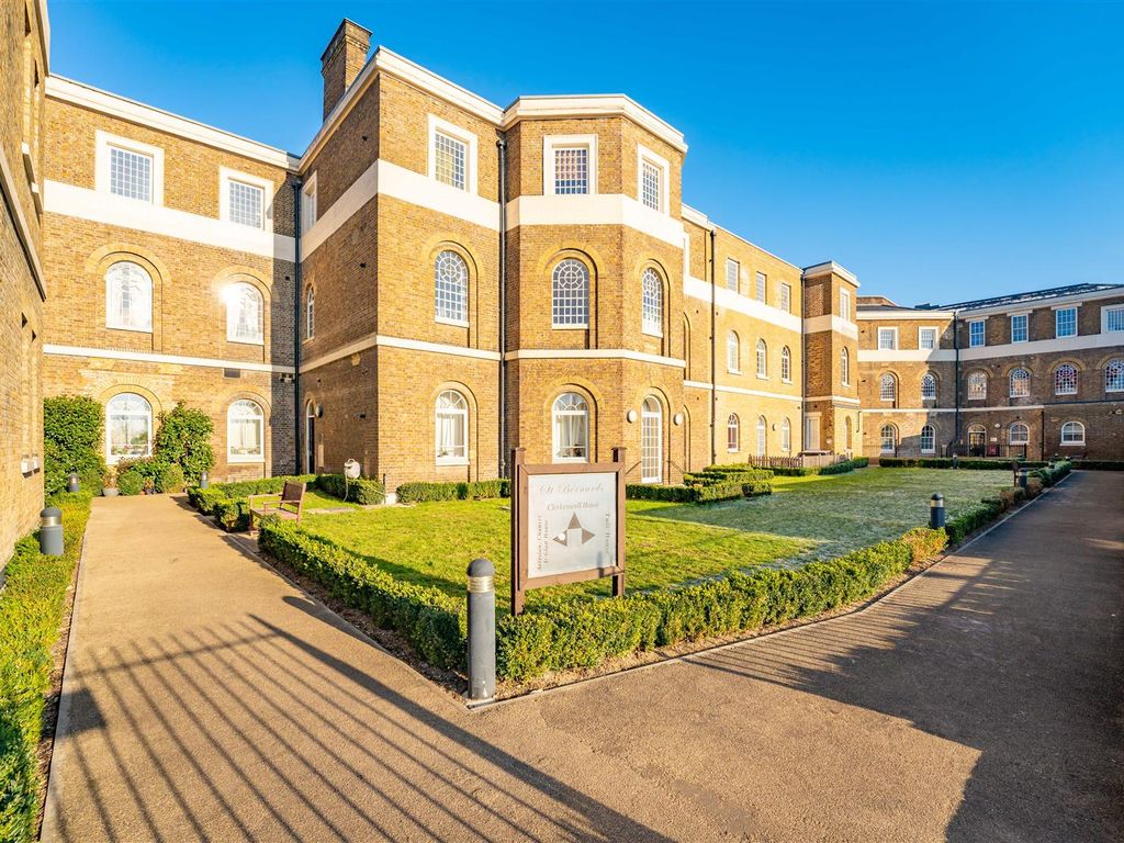 2 bed flat for sale in Clerkenwell House, Hilda Road, Southall UB2 Zoopla