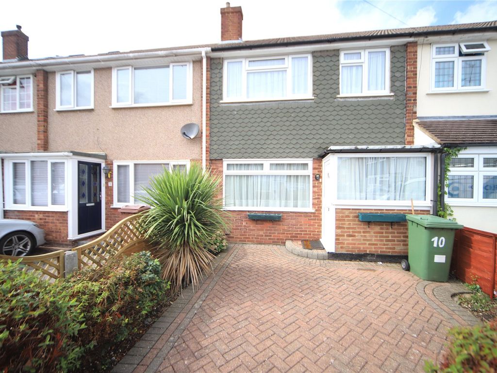 3 bed terraced house for sale in Regan Close, StanfordLeHope, Essex