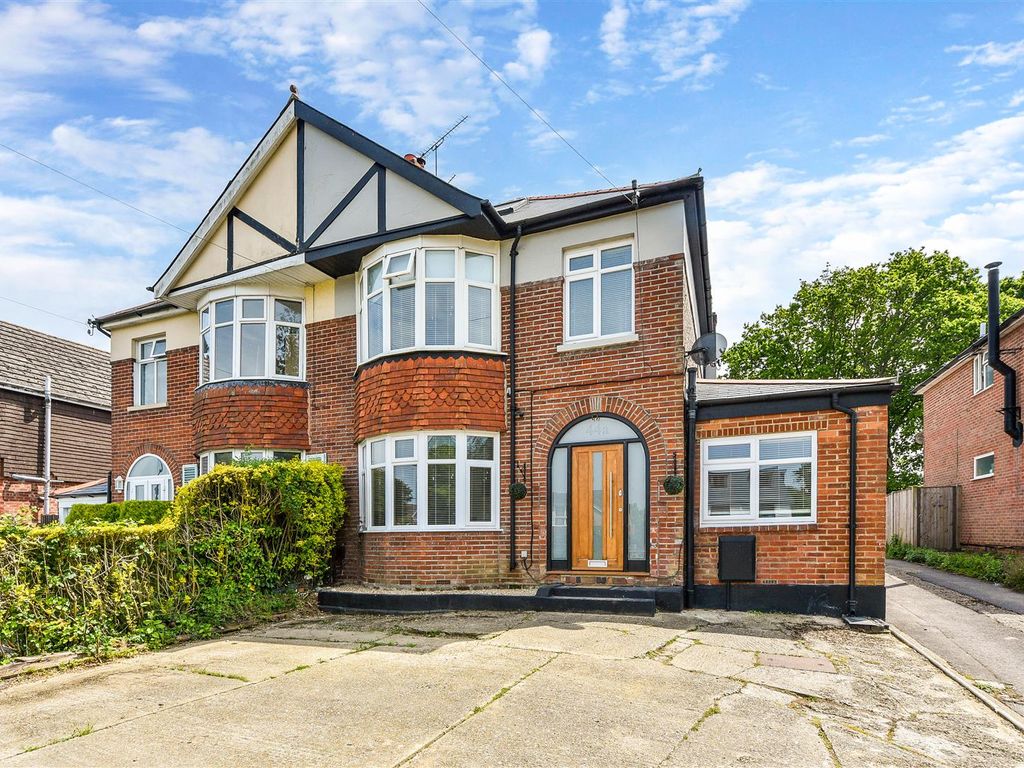 3 bed semidetached house for sale in London Road, Cowplain