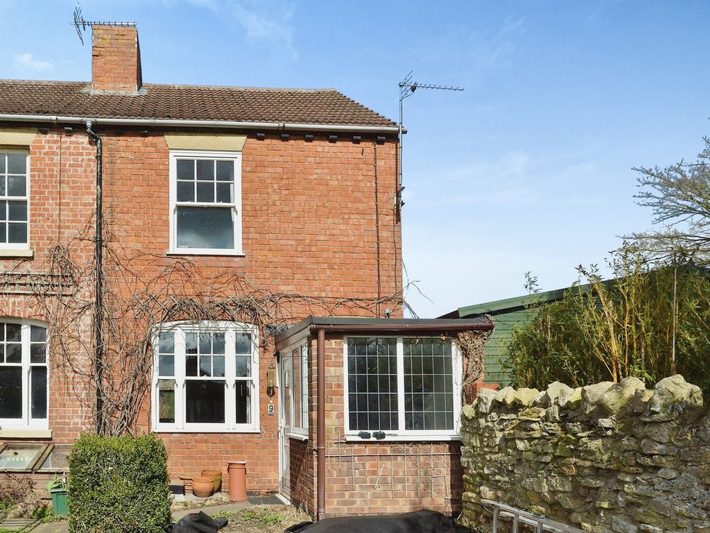 2 bed semidetached house for sale in High Street, Deanshanger, Milton