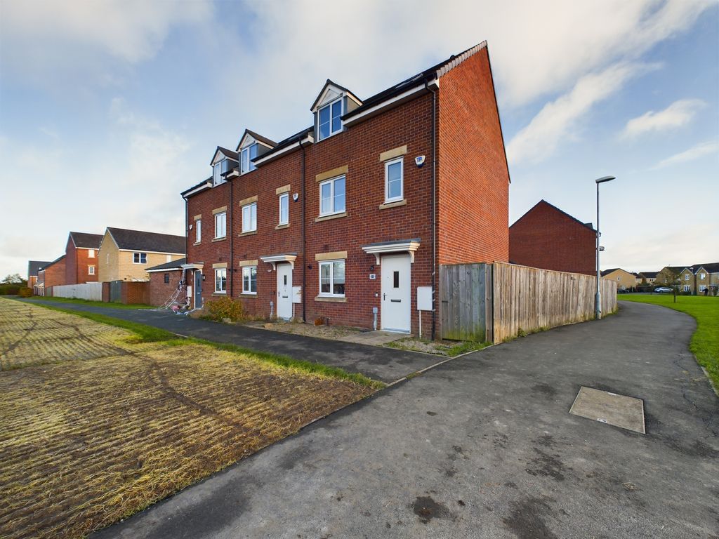 3 bed end terrace house for sale in Hexham Gardens, Blyth NE24, £