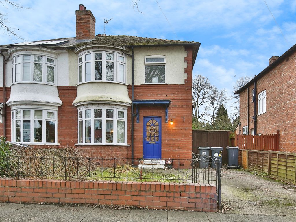 3 bed semidetached house for sale in Salutation Road, Darlington
