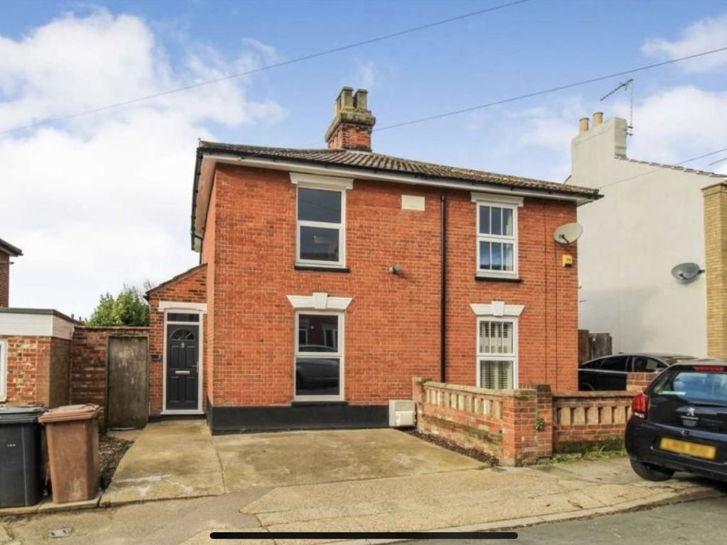 2 bed semidetached house for sale in Nottidge Road, Ipswich IP4, £