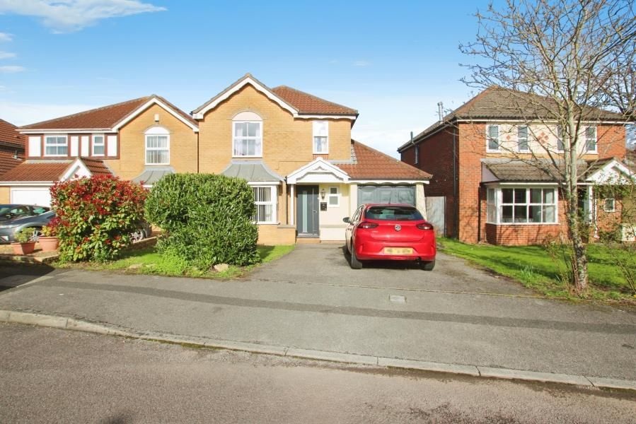 4 bed detached house to rent in Wheatfield Drive, Bradley Stoke