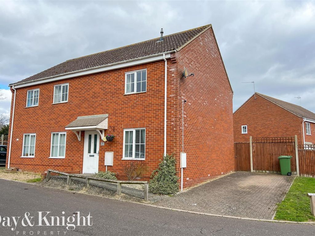 2 bed semidetached house for sale in Nightingale Close, Halesworth
