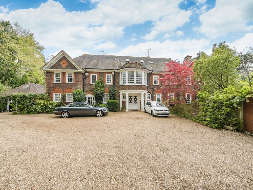 3 bed flat for sale in Pyrford, Surrey GU22 Zoopla