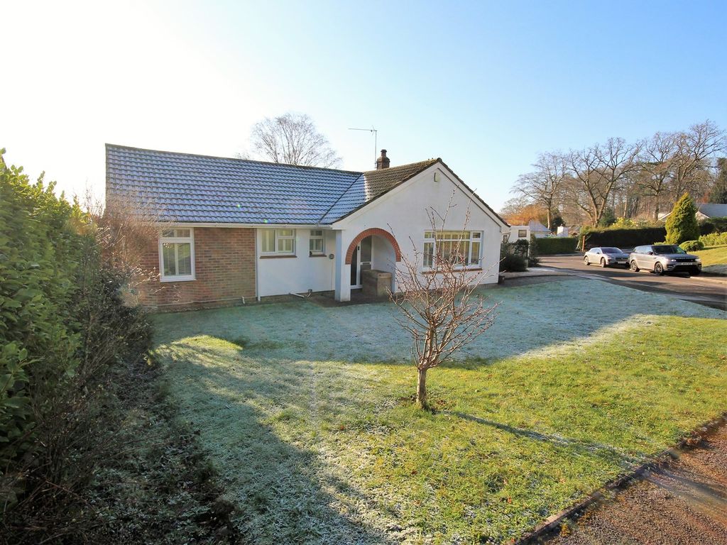 3 bed detached bungalow for sale in Beech Close, Broadstone BH18 Zoopla