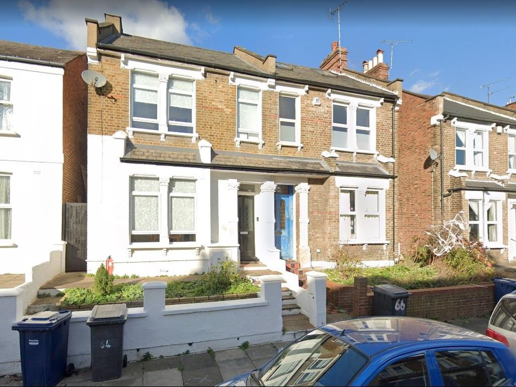 4 bed semidetached house for sale in Hertford Road, East Finchley N2
