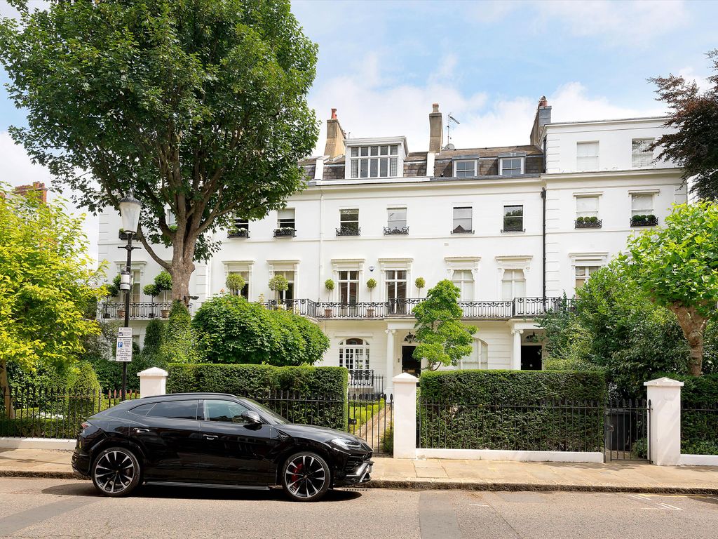 Egerton Crescent, Knightsbridge, London SW3  