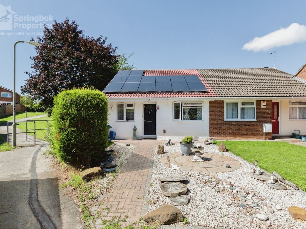 2 bed semidetached bungalow for sale in Carroll Close, Newport Pagnell