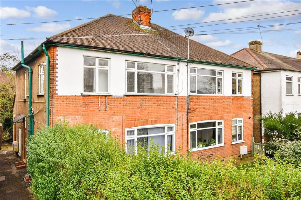 2 bed flat for sale in Chigwell Road, Woodford Green, Essex IG8 Zoopla