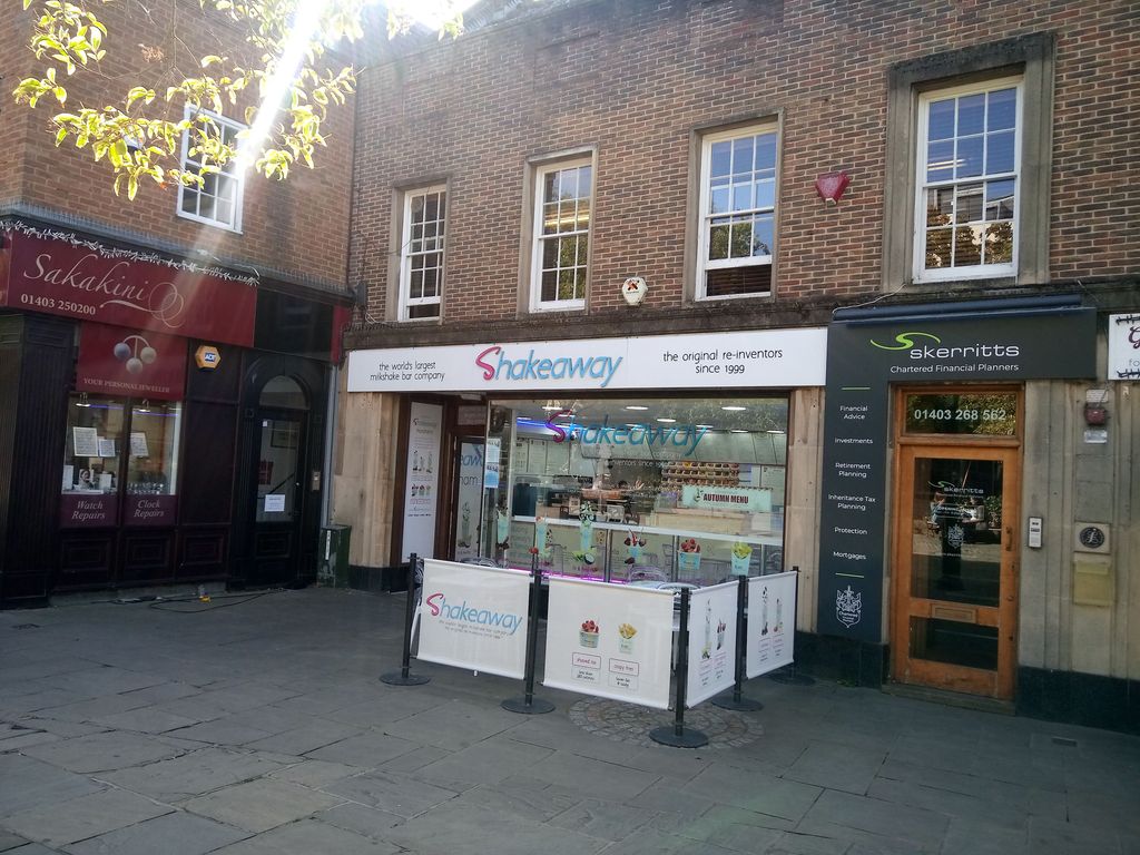 Retail premises to let in Carfax, Horsham RH12, £28,000 pa Zoopla