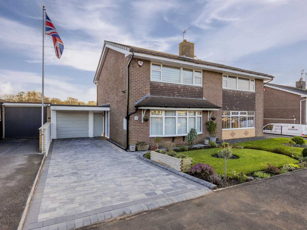 3 bed semidetached house for sale in Masefield Road, Blurton ST3, £