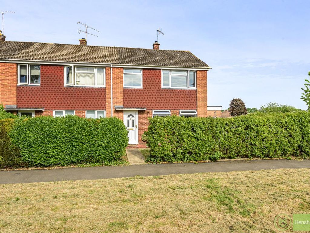4 bed end terrace house for sale in Kinver Close, Romsey, Hampshire