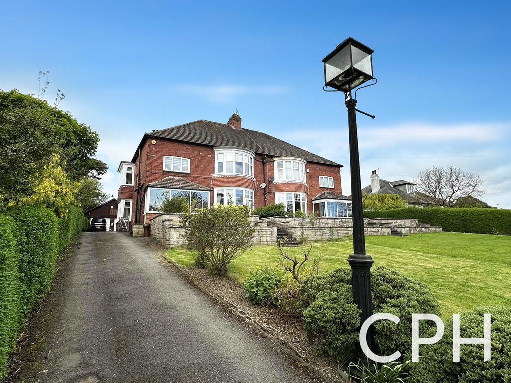 4 bed semidetached house for sale in Scalby Road, Scarborough YO12, £