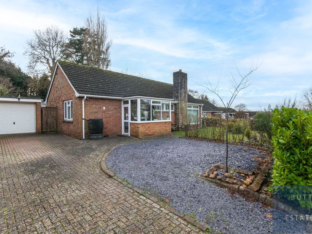3 bed bungalow for sale in Winslade Park Avenue, Clyst St. Mary, Exeter