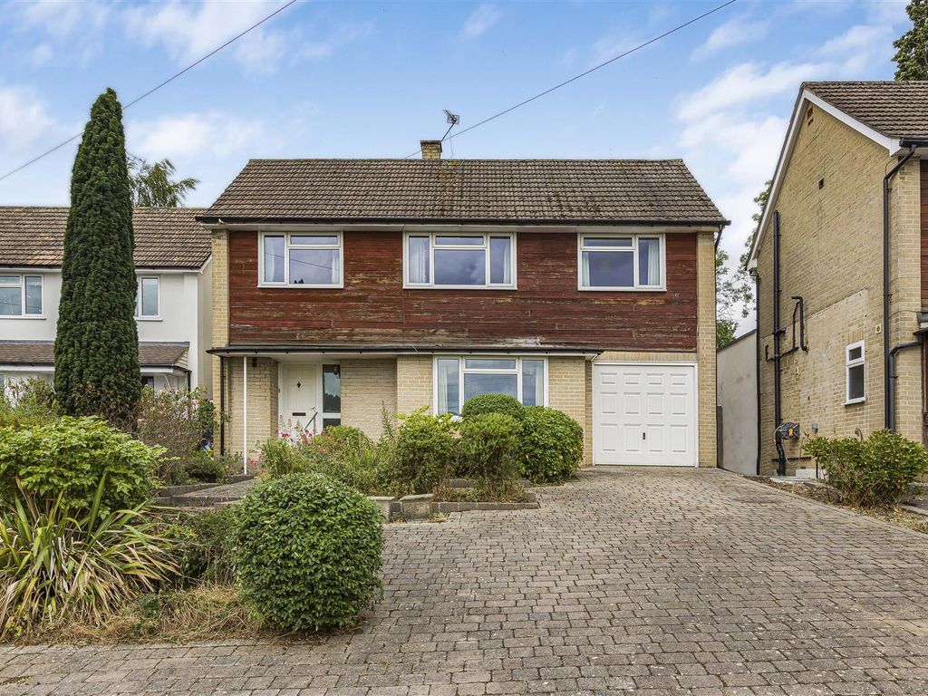 5 bed detached house for sale in Tolmers Gardens, Cuffley, Potters Bar
