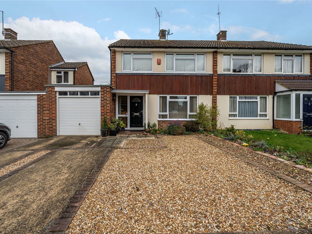 3 bed semidetached house for sale in Marks Road, Wokingham, Berkshire