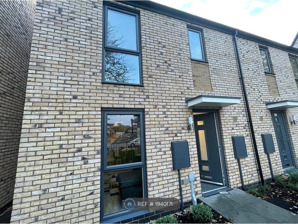 2 bed terraced house to rent in Hope Street, Birmingham B5, £1,400 pcm