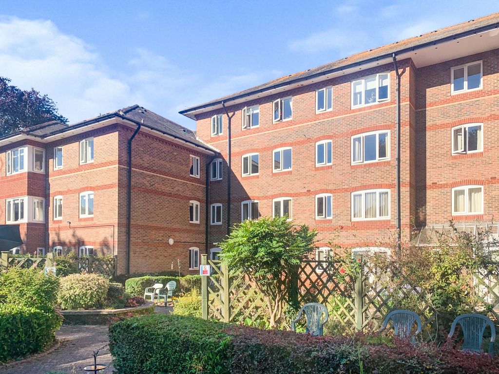 2 bed flat for sale in Southfield House, South Walks Road, Dorchester