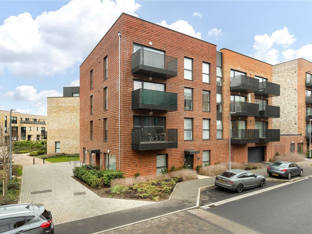 2 bed flat for sale in Fowler Avenue, Trumpington, Cambridge