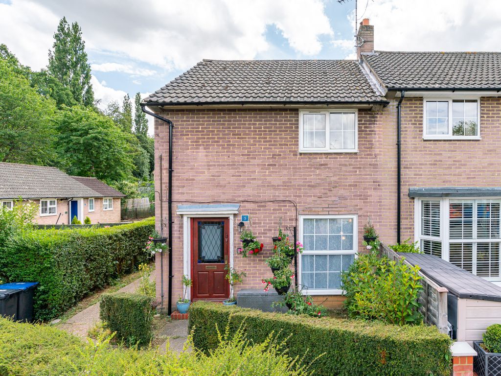 3 bed end terrace house for sale in Welwyn Garden City AL8