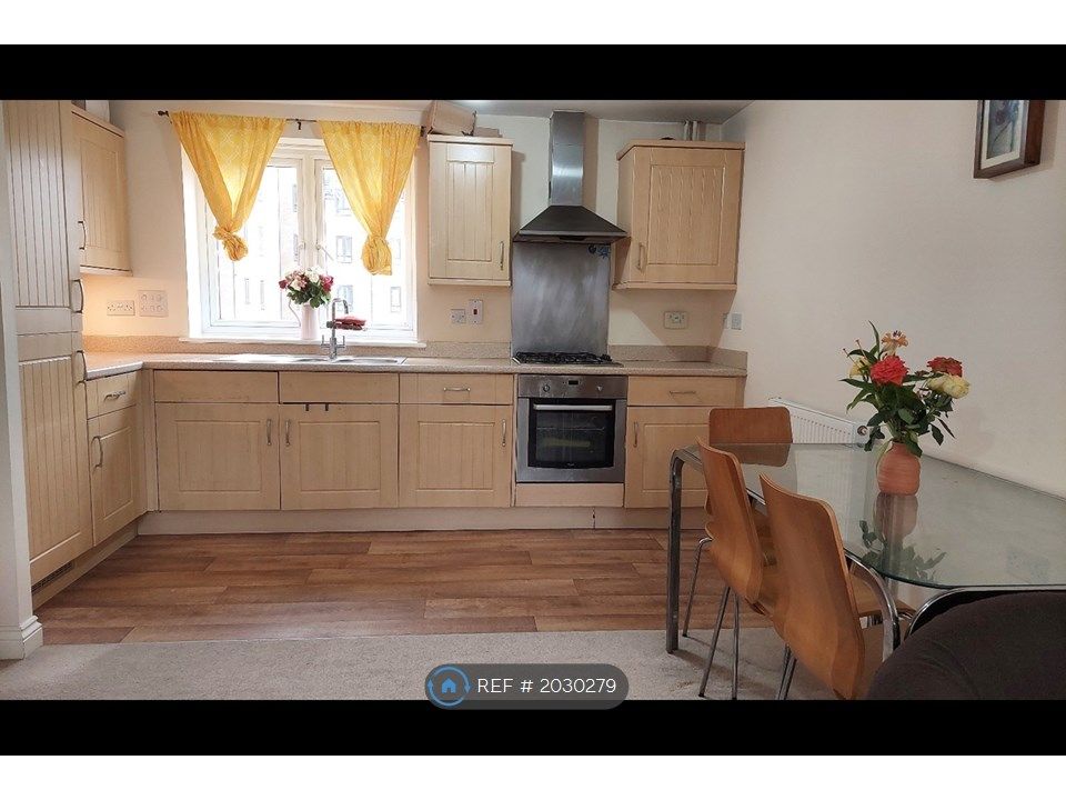 2 bed flat to rent in Sinclair Drive, Basingstoke RG21, £1,300 pcm Zoopla