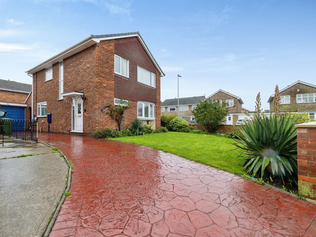 4 bed detached house for sale in Calder Road, Lincoln LN5, £270,000