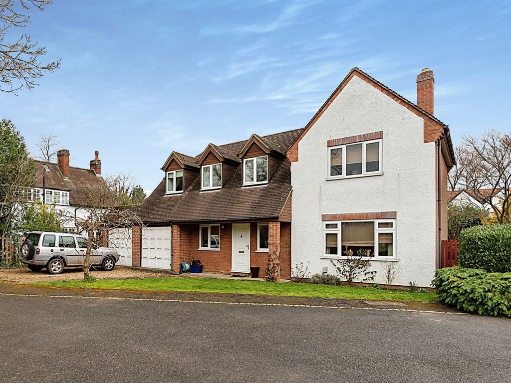 4 bed detached house for sale in Brookside, Letchworth Garden City SG6