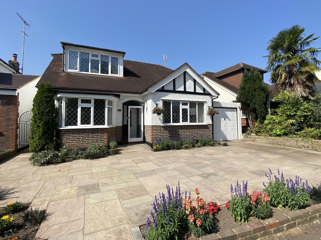 3 bed detached house for sale in Darby Crescent, Lower Sunbury TW16