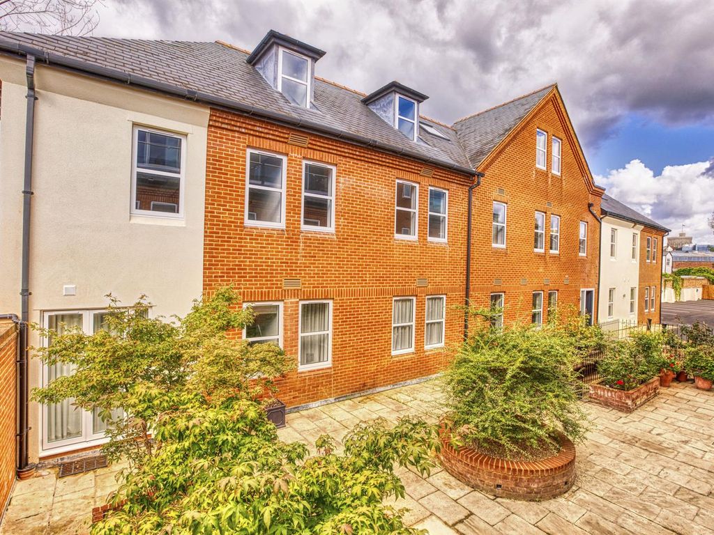 New home, 2 bed flat for sale in Frances Road, Windsor SL4, £550,000 ...