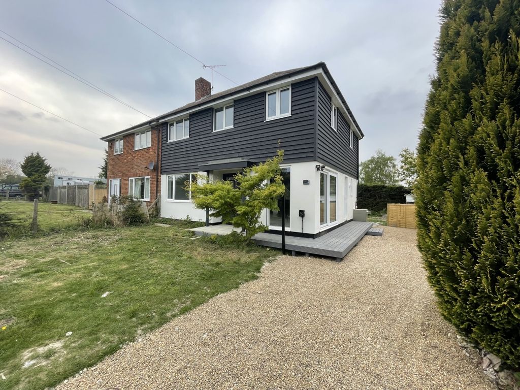 4 bed semidetached house to rent in Pearsons Green Road, Brenchley
