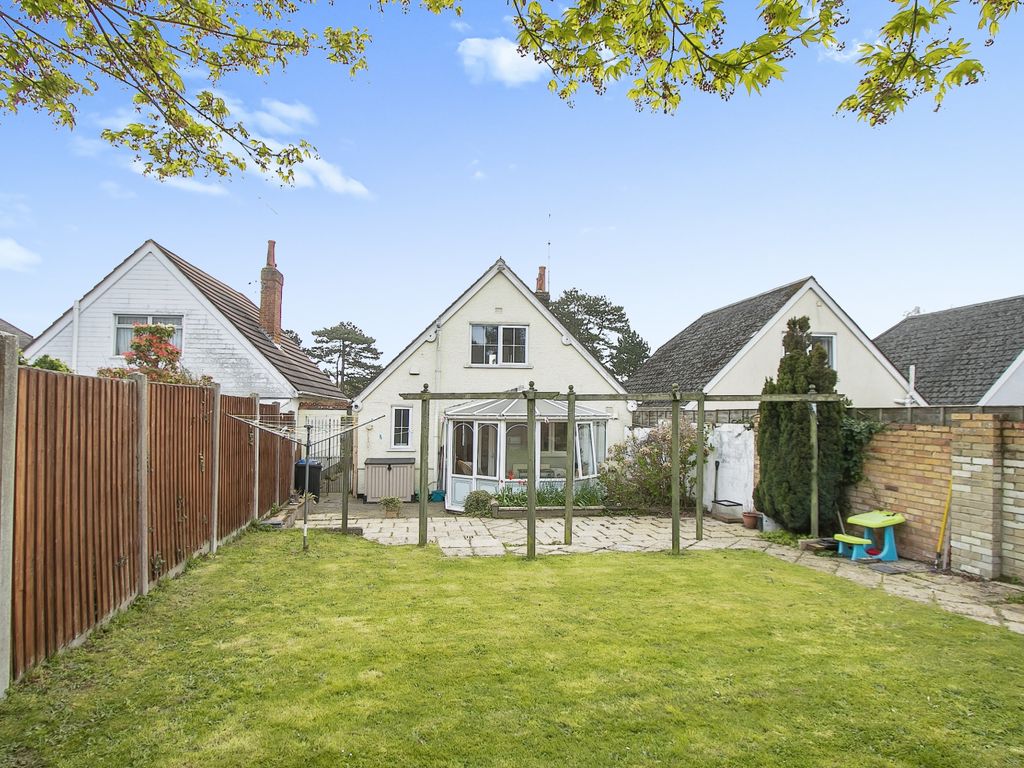 3 bed bungalow for sale in Guest Avenue, Poole BH12 Zoopla