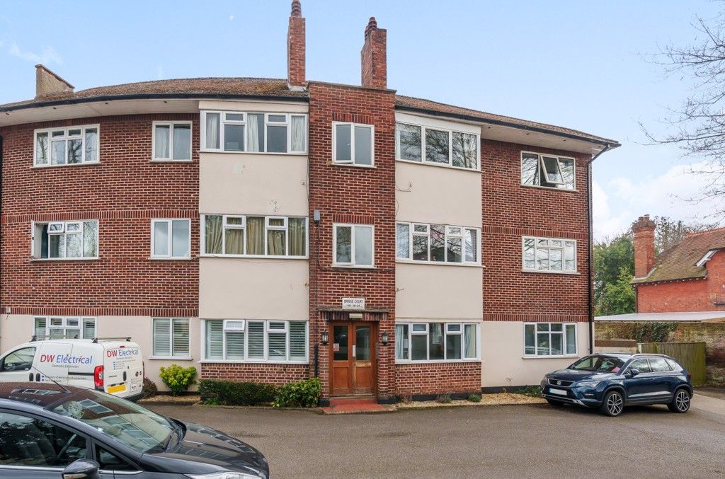 2 bed flat for sale in Bath Road, Taplow, Maidenhead SL6 Zoopla