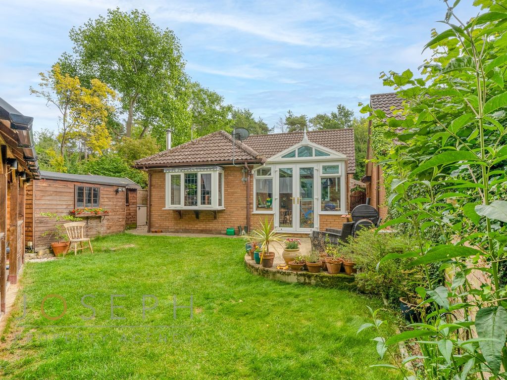 3 bed detached bungalow for sale in Whitton Leyer, Bramford, Ipswich