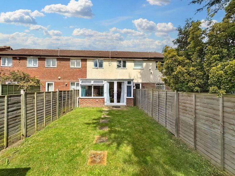 3 bed terraced house for sale in River Leys, Swindon Village
