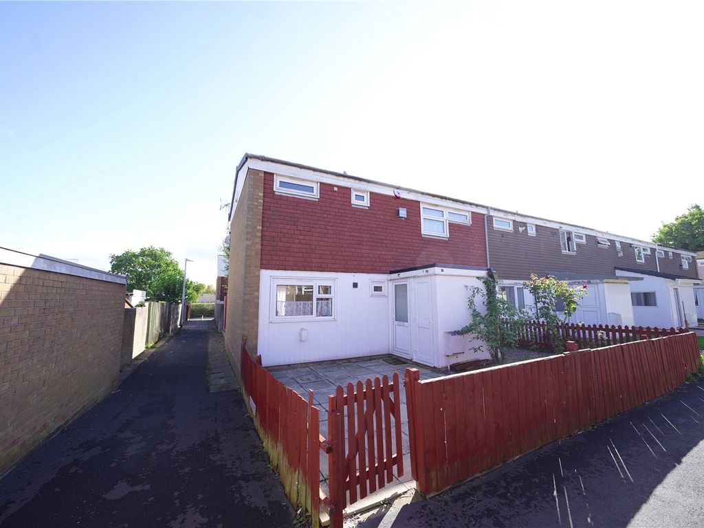 3 bed end terrace house for sale in Southfield, Sutton Hill, Telford