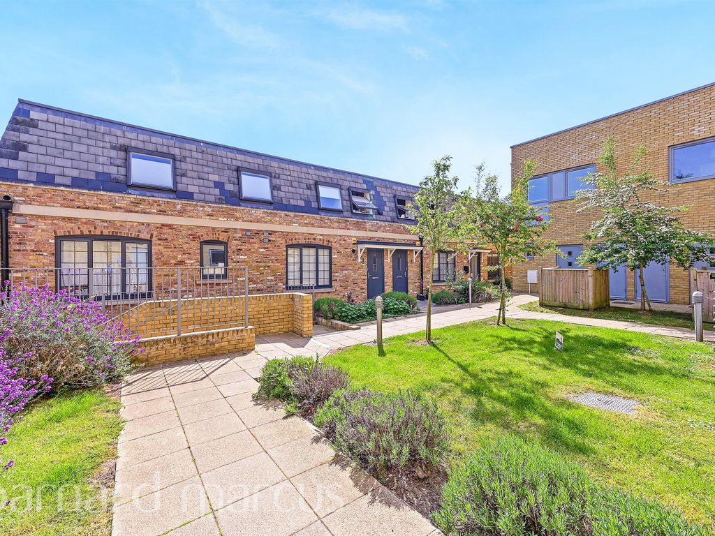 2 bed flat for sale in Woodcote Side, Epsom KT18 Zoopla