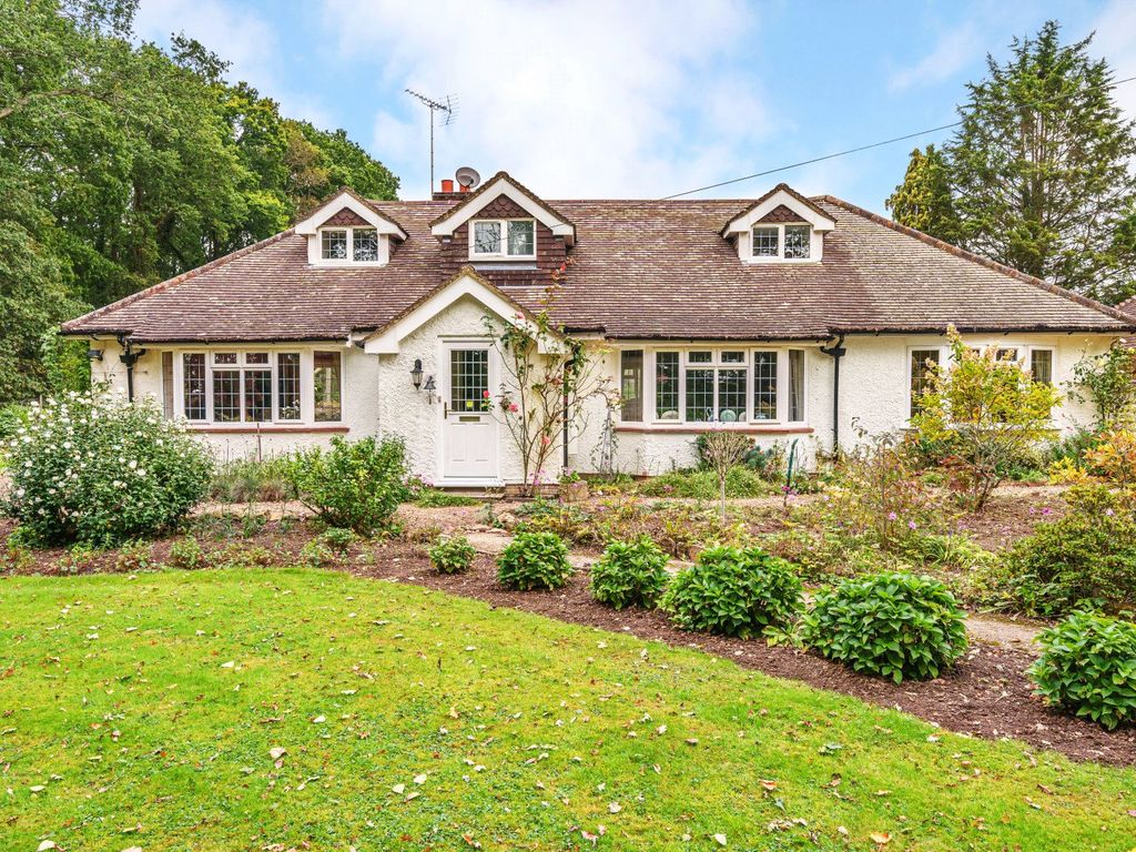 4 bed detached house for sale in Mill Lane, Dunsfold GU8, £950,000 Zoopla