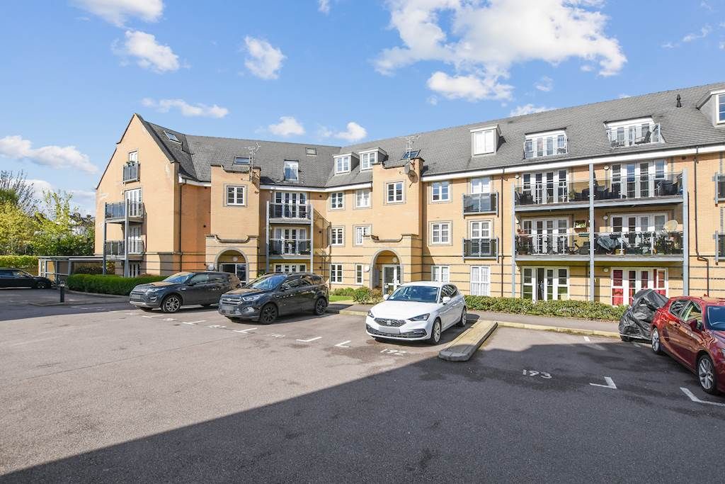2 bed flat for sale in Hillside Court, Constables Way, Hertford