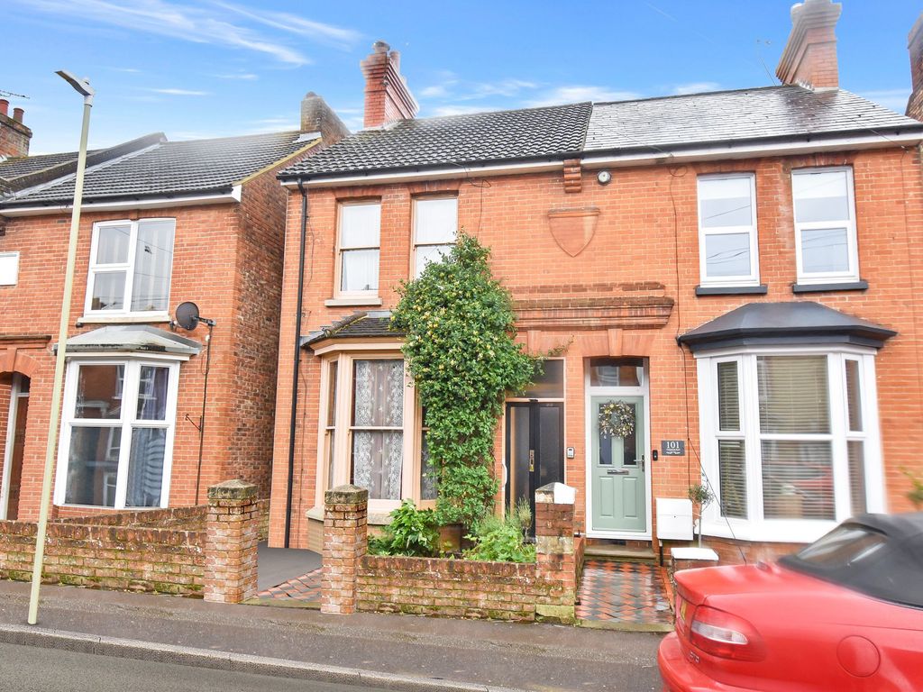 3 bed semidetached house for sale in Christchurch Road, Ashford TN23