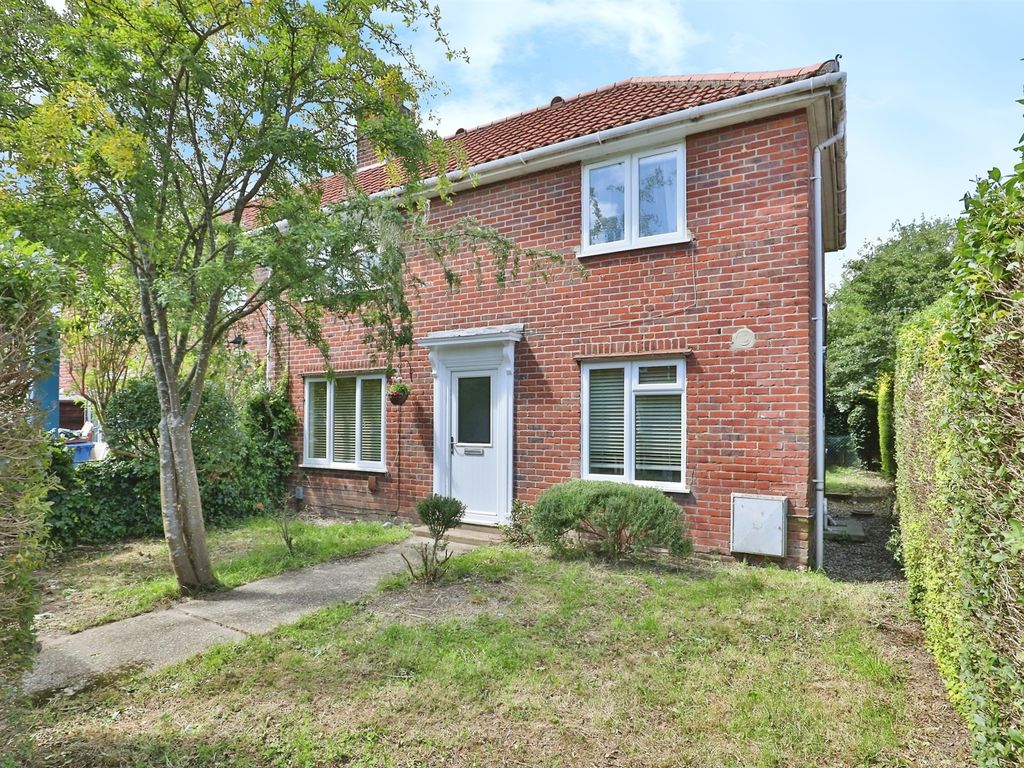 3 bed end terrace house for sale in Bacton Road, Norwich NR3, £220,000